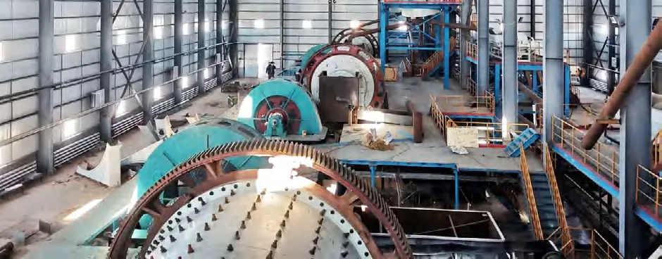 Grinding circuit inside a molybdenum concentrator